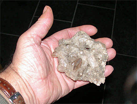 onze eerste vondst; kwartskristallen, l'Alpe d'Huez, Frankrijk